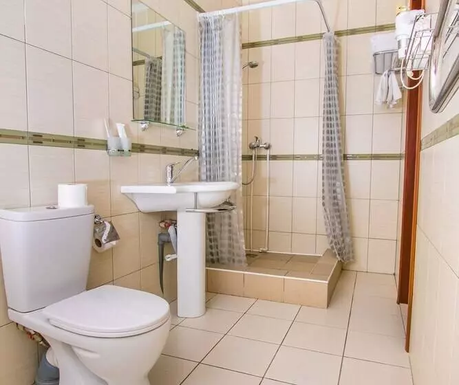 בית מלון כפרי Takmak Spa