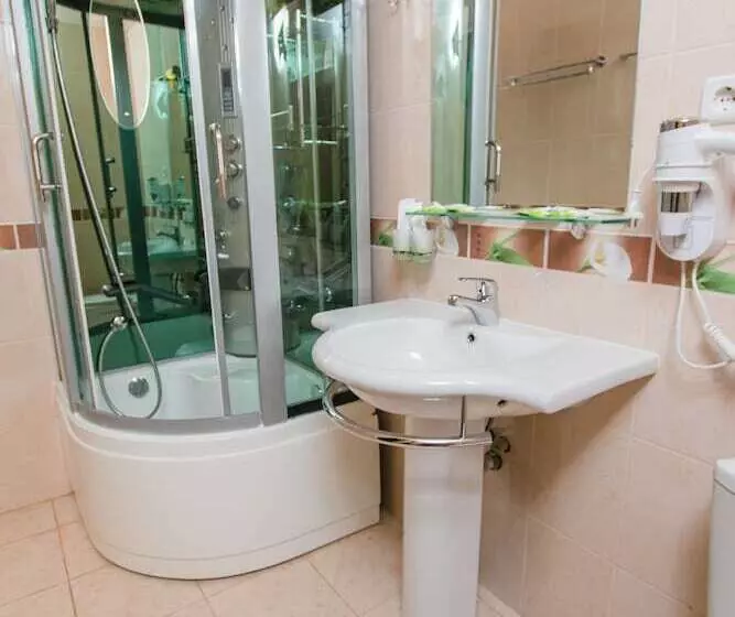 בית מלון כפרי Takmak Spa