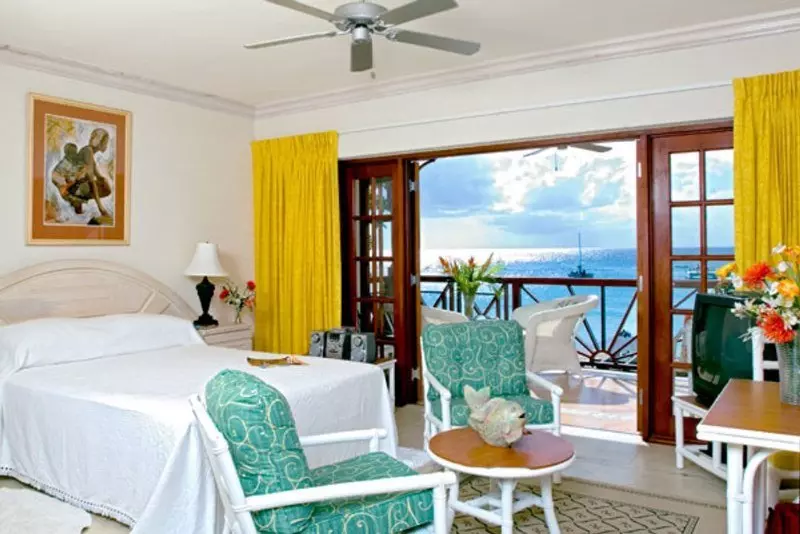هتل The St James Apartment