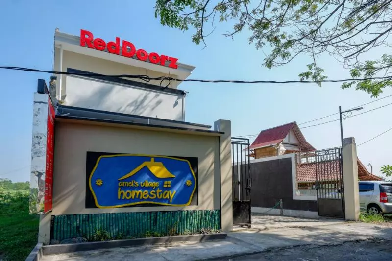 هتل Amel's Village Homestay By Reddoorz