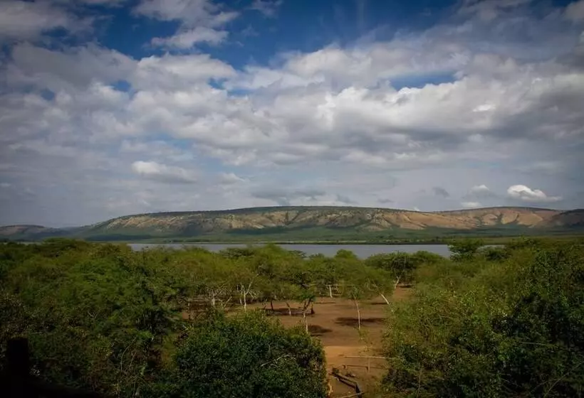 هتل Arcadia Lodges Lake Mburo