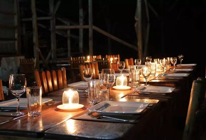 هتل Arcadia Lodges Lake Mburo