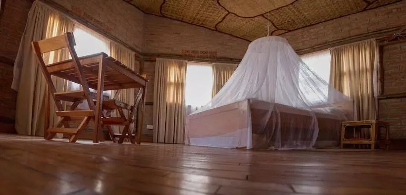 هتل Arcadia Lodges Lake Mburo