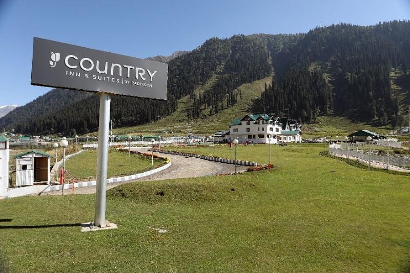 فندق Country Inn & Suites By Radisson, Sonamarg