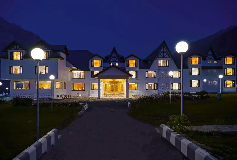 ホテル Country Inn & Suites By Radisson, Sonamarg
