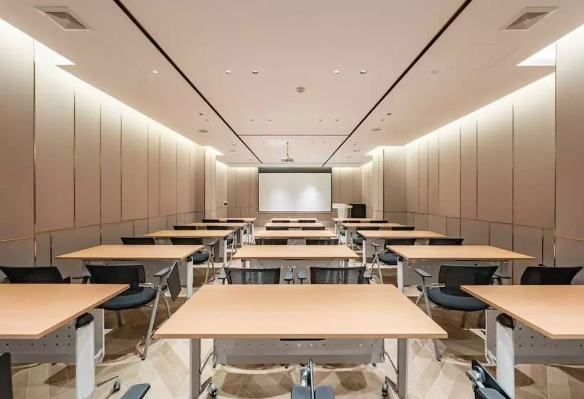 Hotelli Holiday Inn Express Shanghai Expo Centre, An Ihg