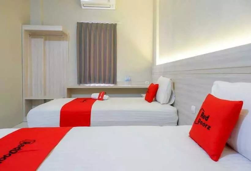 Hotelli Reddoorz Syariah Near Prpp Semarang