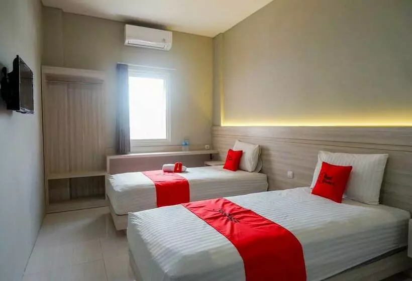 Hotelli Reddoorz Syariah Near Prpp Semarang
