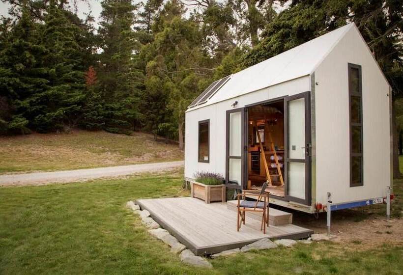 בית מלון כפרי The Camp   Lake Hawea