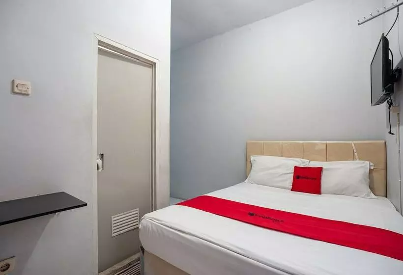 Hotelli Reddoorz Syariah Near Margonda Raya