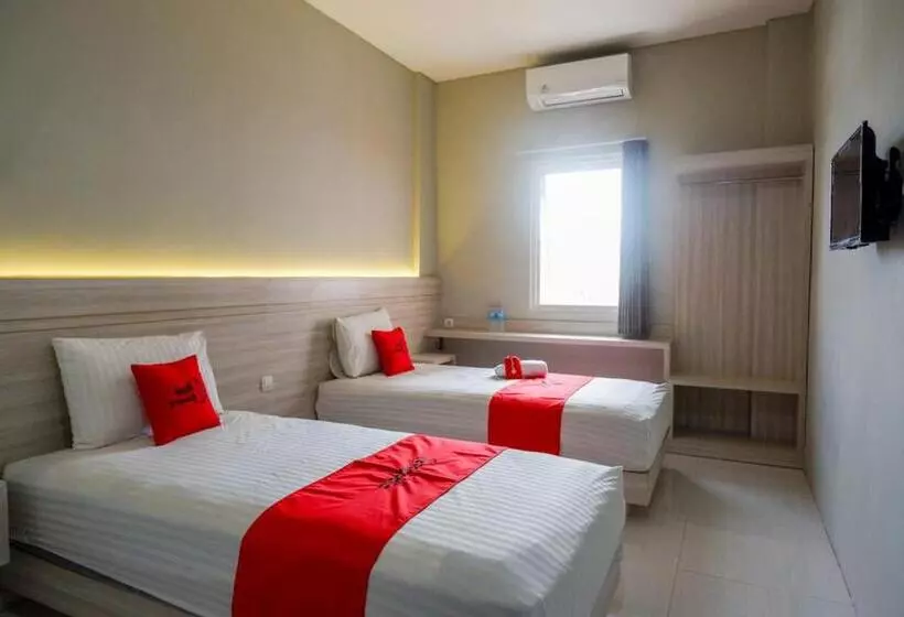 Hotelli Reddoorz Syariah Near Prpp Semarang
