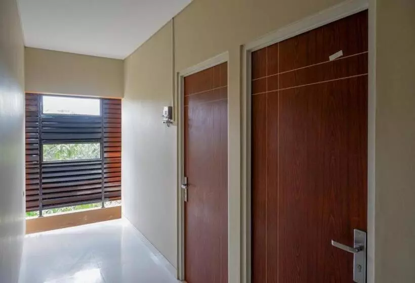 Hotelli Reddoorz Syariah Near Prpp Semarang