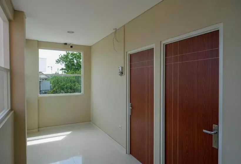 Hotelli Reddoorz Syariah Near Prpp Semarang
