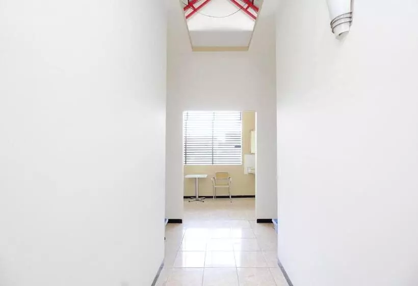 Hotelli Reddoorz Syariah Near Prpp Semarang