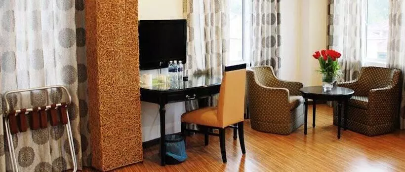 هتل Stay Inn