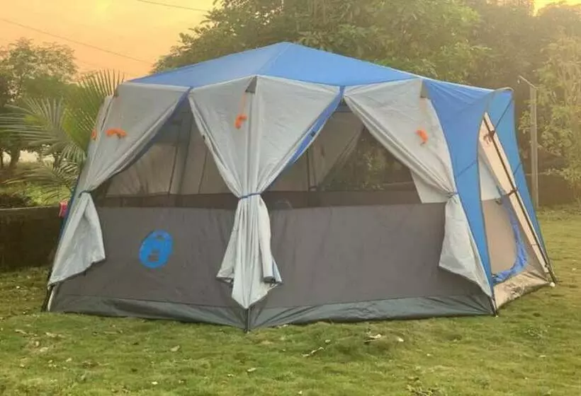 ホテル Campistaan Badlapur