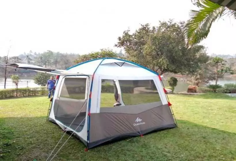 ホテル Campistaan Badlapur