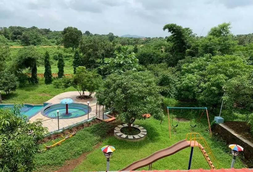 ホテル Campistaan Badlapur