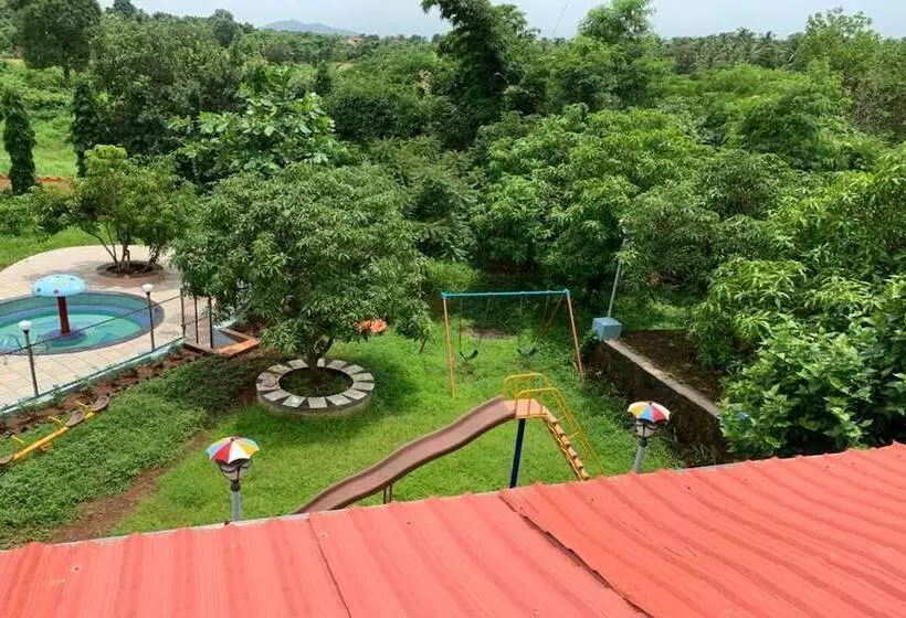 ホテル Campistaan Badlapur