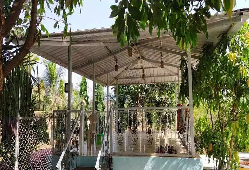 ホテル Campistaan Badlapur