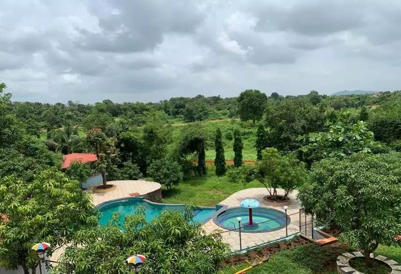 ホテル Campistaan Badlapur