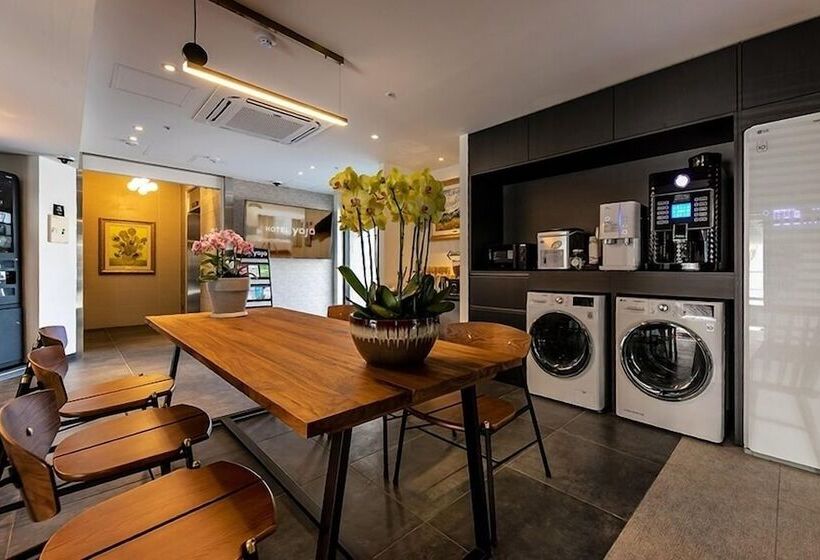 בית מלון כפרי Yaja Masan Odong Branch