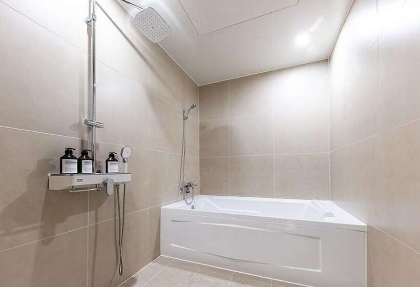 בית מלון כפרי Yaja Masan Odong Branch