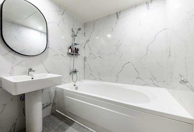 בית מלון כפרי Yaja Masan Odong Branch