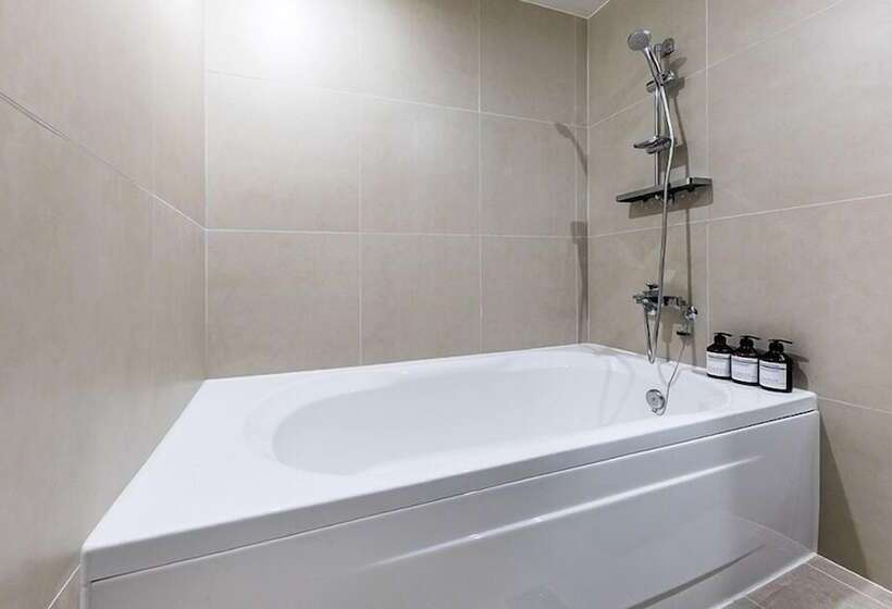 בית מלון כפרי Yaja Masan Odong Branch