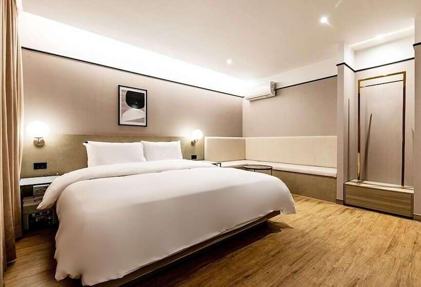 בית מלון כפרי Yaja Masan Odong Branch