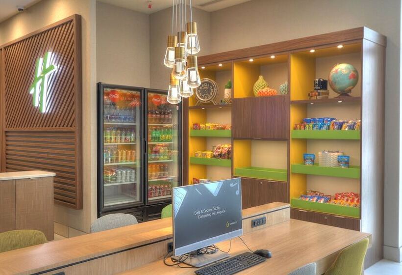 فندق Holiday Inn & Suites Pigeon Forge Convention Center, An Ihg