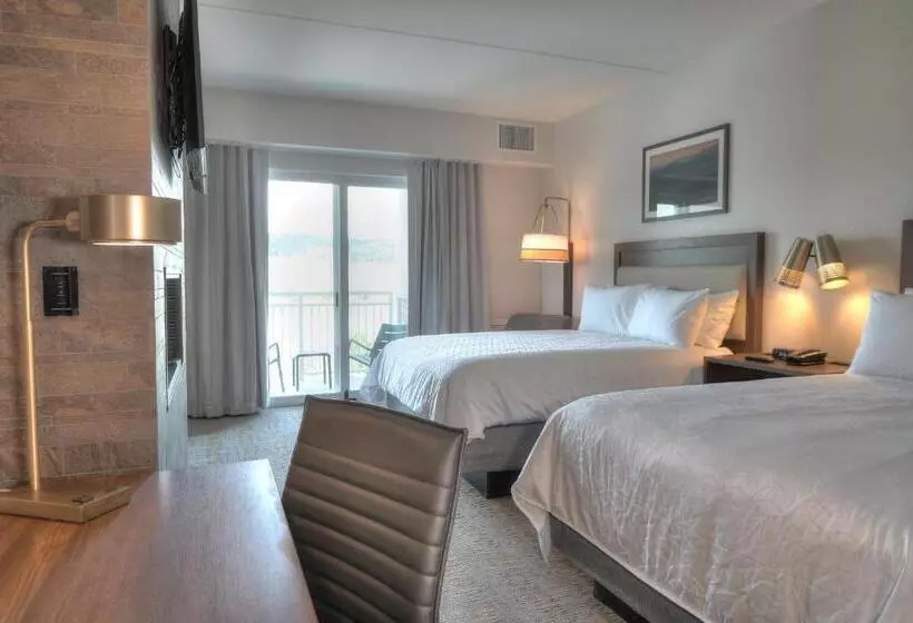 Hotelli Holiday Inn & Suites Pigeon Forge Convention Center, An Ihg