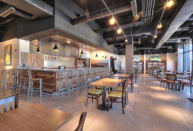 فندق Holiday Inn & Suites Pigeon Forge Convention Center, An Ihg