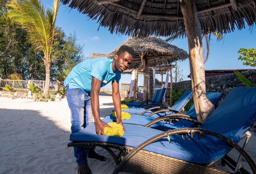 Отель Kusini Beach Villas