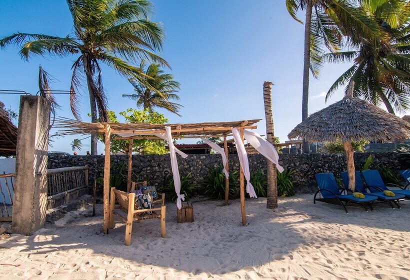 Отель Kusini Beach Villas