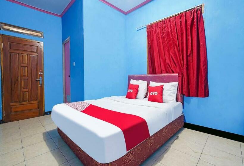 호텔 Oyo 90915 Eco Tourism Desa Cihanjuang Rahayu Ciwangun Indah Camp Villas