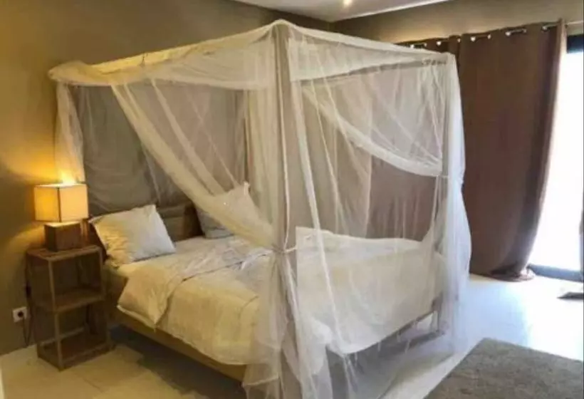 پانسیون Auberge Philomene