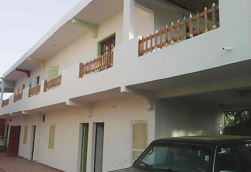 پانسیون Crayons Couleurs Téranga