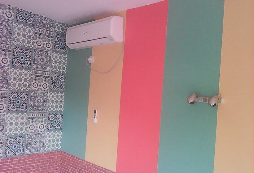 پانسیون Crayons Couleurs Téranga