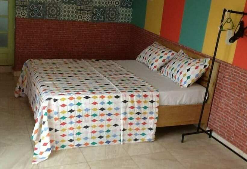 پانسیون Crayons Couleurs Téranga