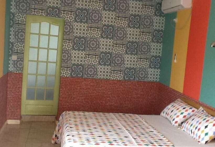 پانسیون Crayons Couleurs Téranga