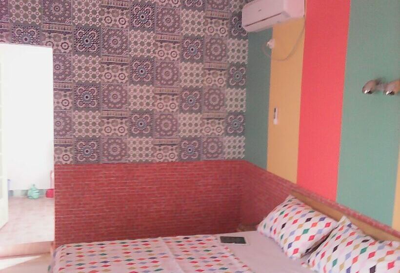 پانسیون Crayons Couleurs Téranga