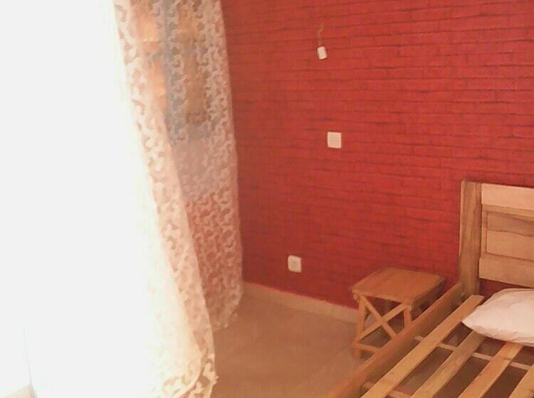 پانسیون Crayons Couleurs Téranga