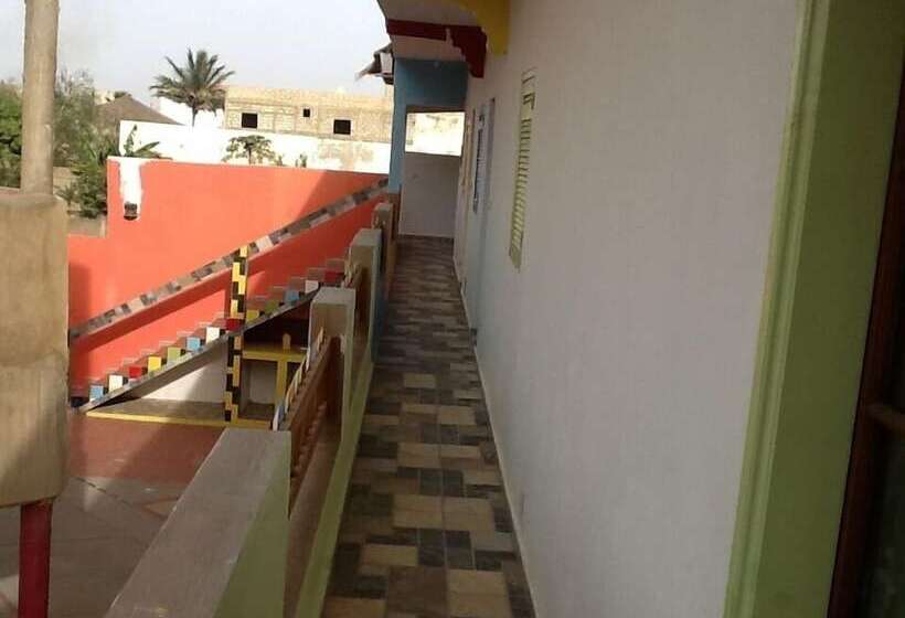 پانسیون Crayons Couleurs Téranga