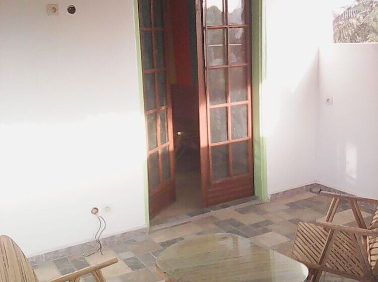 پانسیون Crayons Couleurs Téranga