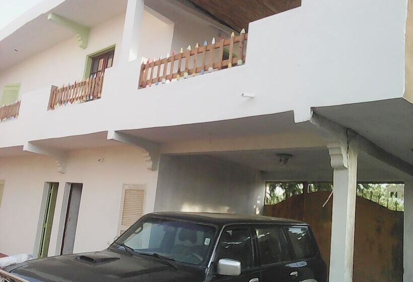 پانسیون Crayons Couleurs Téranga