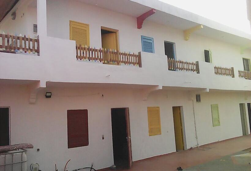 پانسیون Crayons Couleurs Téranga