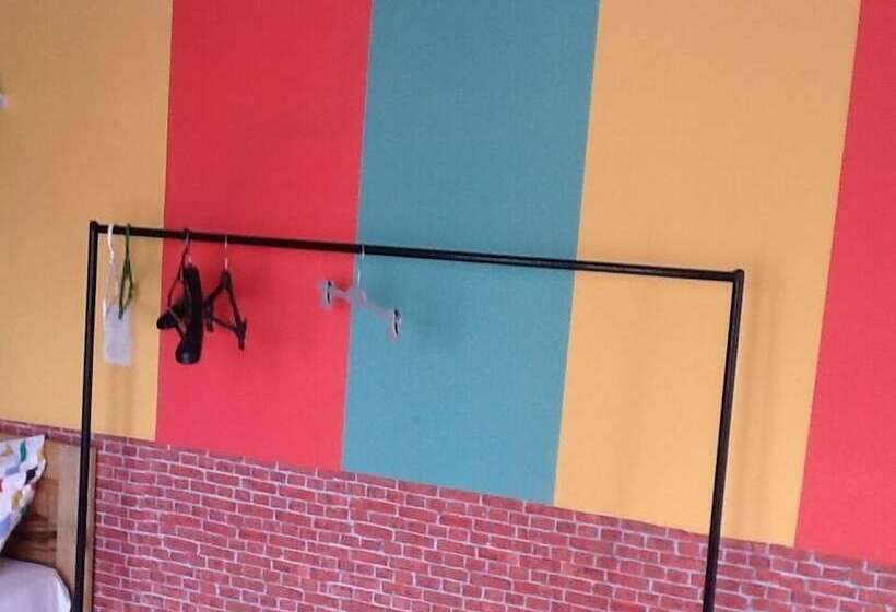 پانسیون Crayons Couleurs Téranga