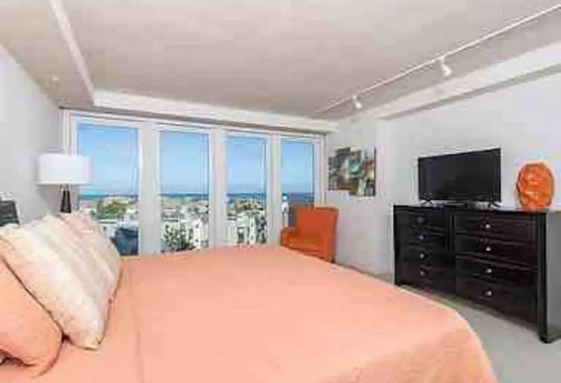 Bahia Mar Solare Tower 6th Floor Oceanview Condo 3bd 3ba W Pools