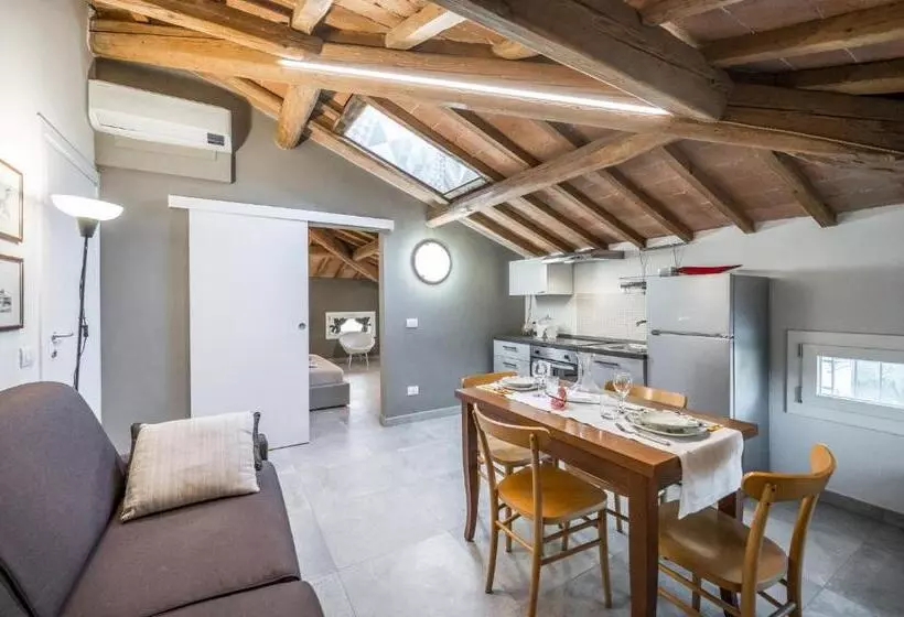 تختخواب و صبحانه La Casa Di Valeria   Modena